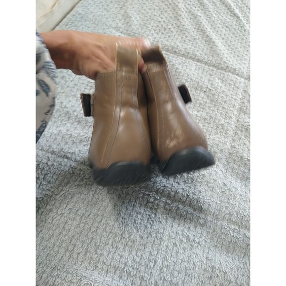 Vionic Ankle Faux Leather Orthoheel Technology Boots Brown Beige Size 9 - Picture 8 of 11